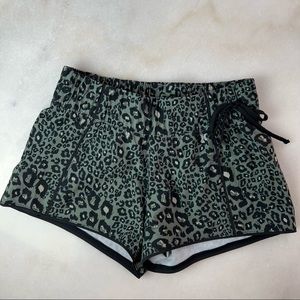 Hurley Phantom Leopard Waverider Swim Boardshorts  Olive Green & Black Size XS